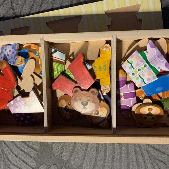 Melissa & Doug Bear Family Dress up Puzzle - Picture 3 of 4